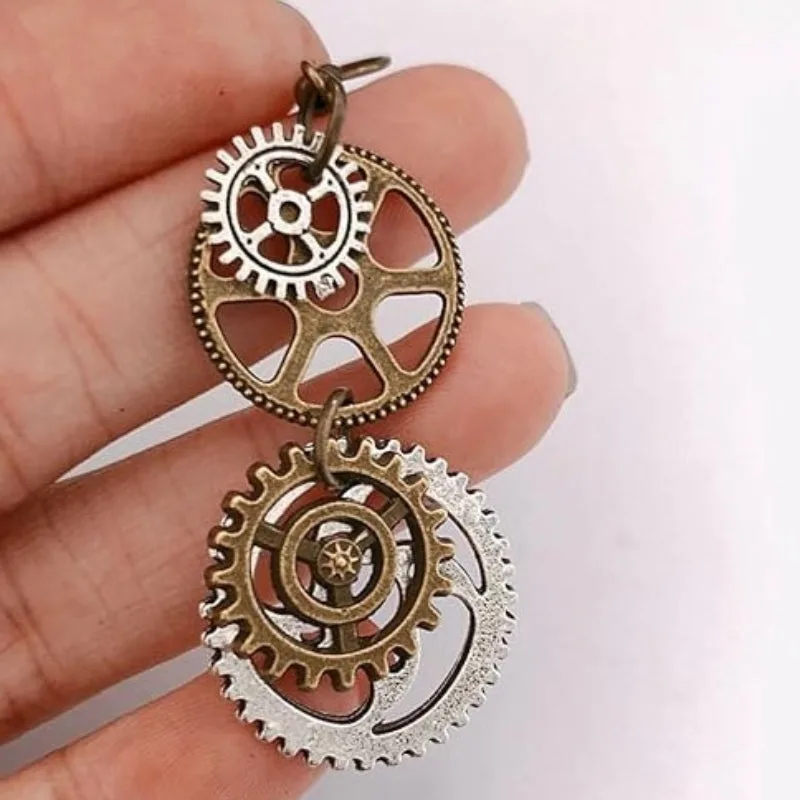 Vue 4 — Boucles d'Oreilles Engrenage Steampunk