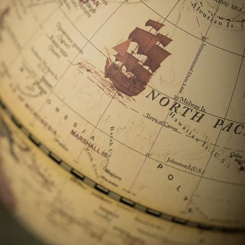 Vue 4 — Globe Terrestre Tournant Sur Pied