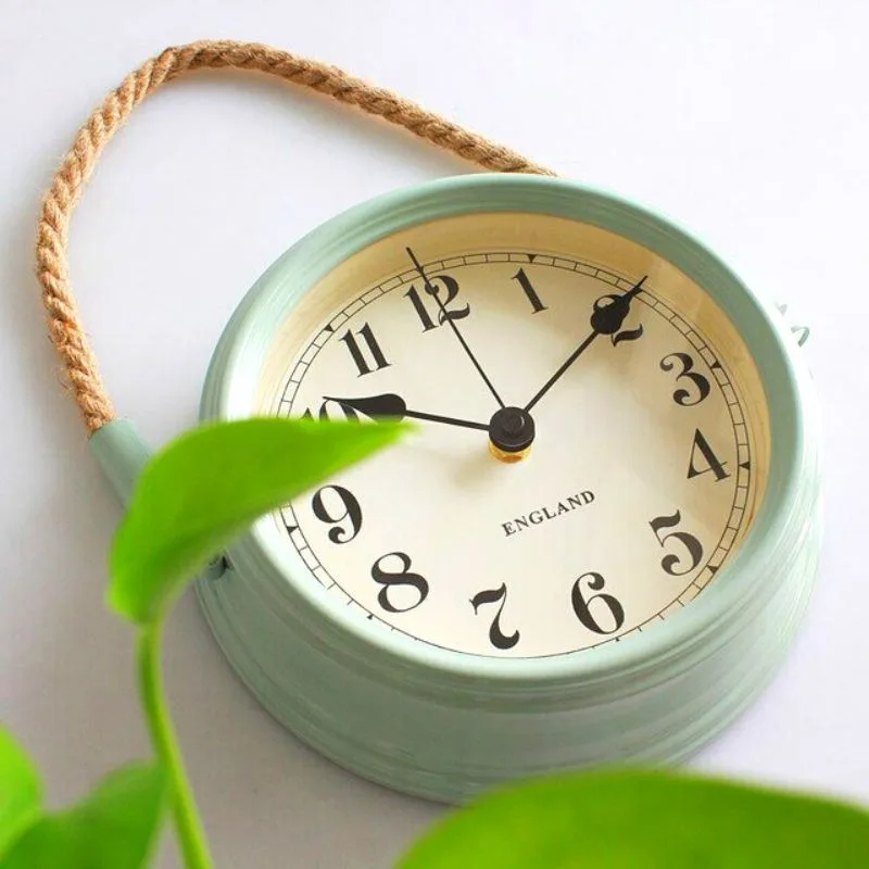 Vue 4 — Horloge Murale Vintage Verte