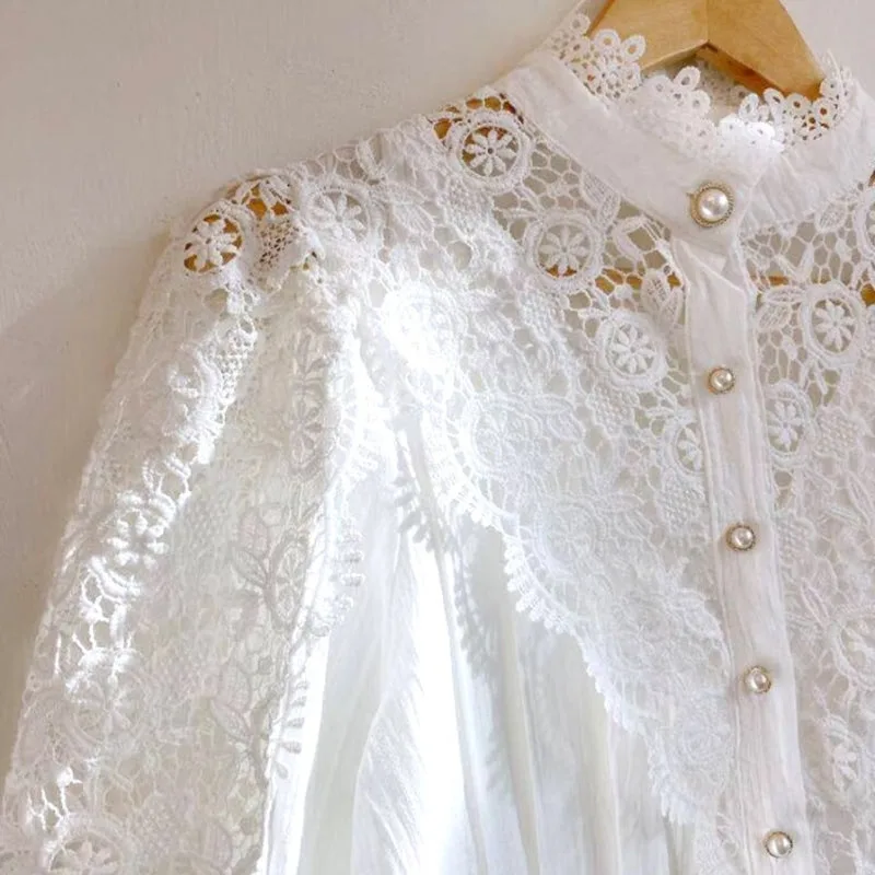 Vue 4 — Chemisier Dentelle Col Victorien