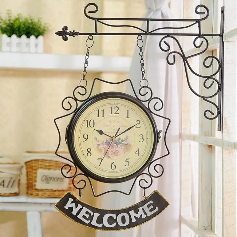 Vue 2 — Horloge Vintage Double Face