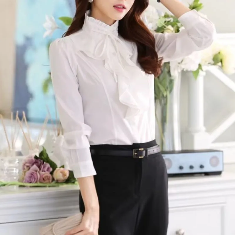 Vue 4 — Chemise Blanche Victorienne à Jabot