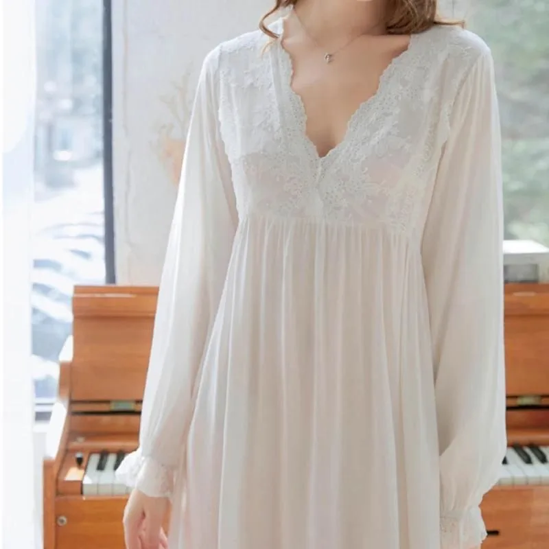 Vue 7 — Chemise de Nuit Blanche Vintage
