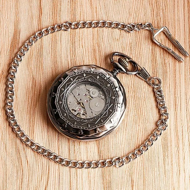 Vue 2 — Montre de Poche Steampunk Savonnette