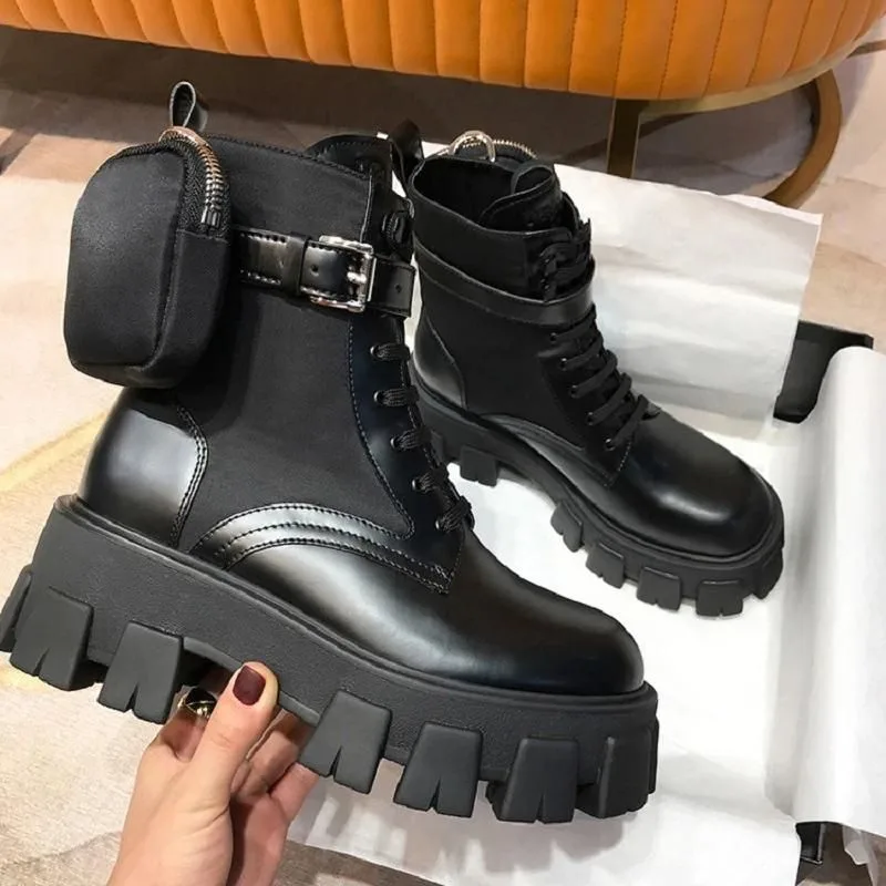 Vue 10 — Bottines Punk Femme