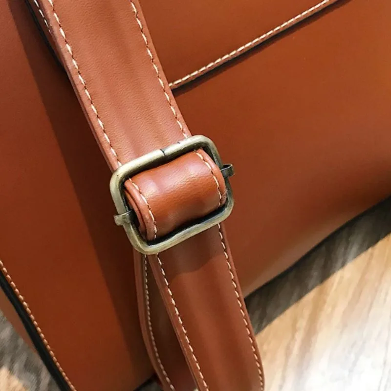 Vue 11 — Cartable Steampunk en PU