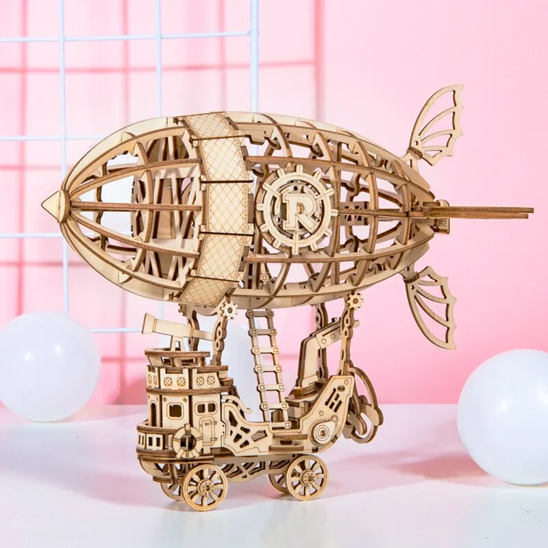Vue 3 — Maquette Steampunk Dirigeable Zeppelin