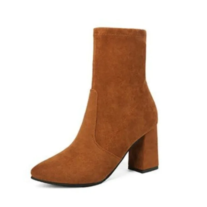 Vue 9 — Bottines à Talon en Daim