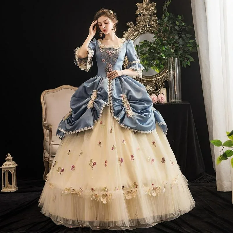 Vue 2 — Robe Victorienne Renaissance