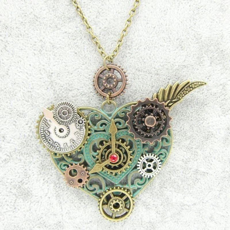 Vue 3 — Collier Steampunk Coeur