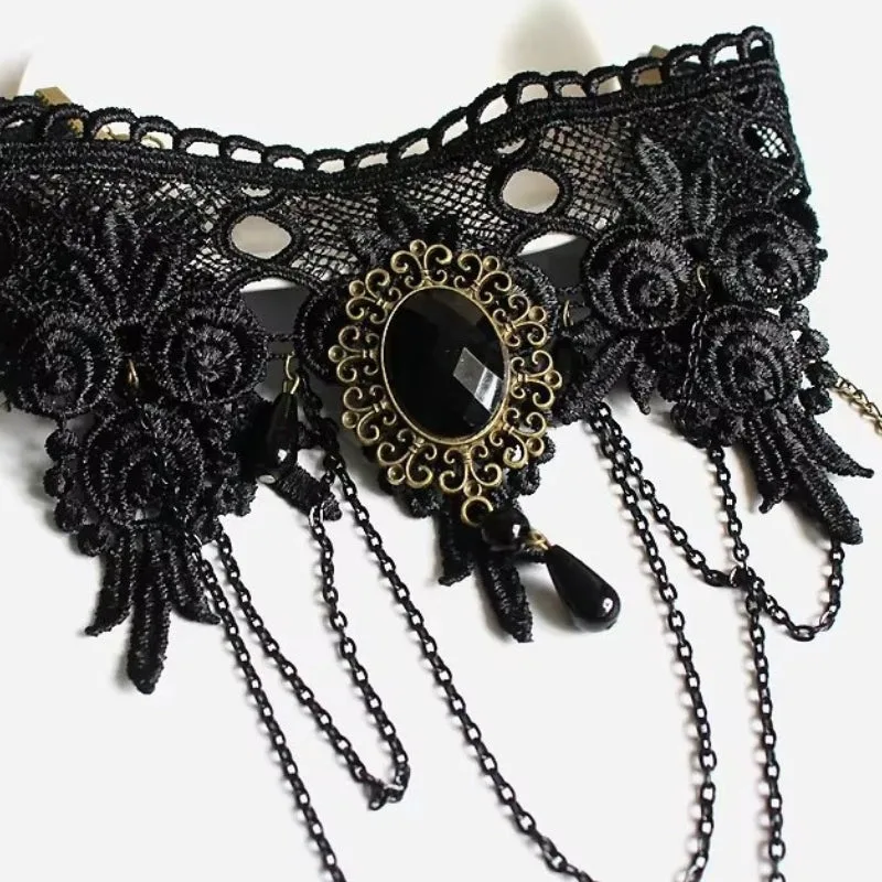 Vue 6 — Collier Gothique Victorien