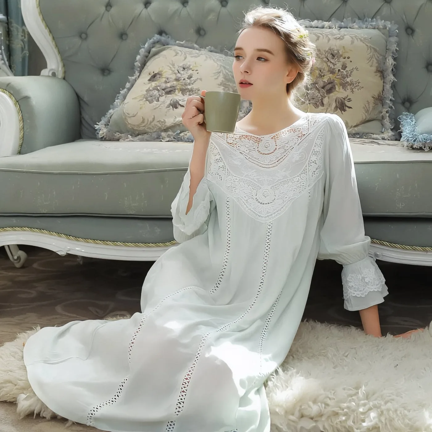 Vue 2 — Chemise de Nuit Style Victorien