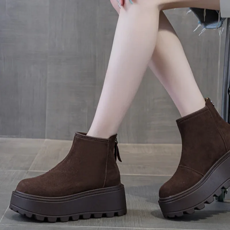Vue 9 — Bottines Chelsea en Daim