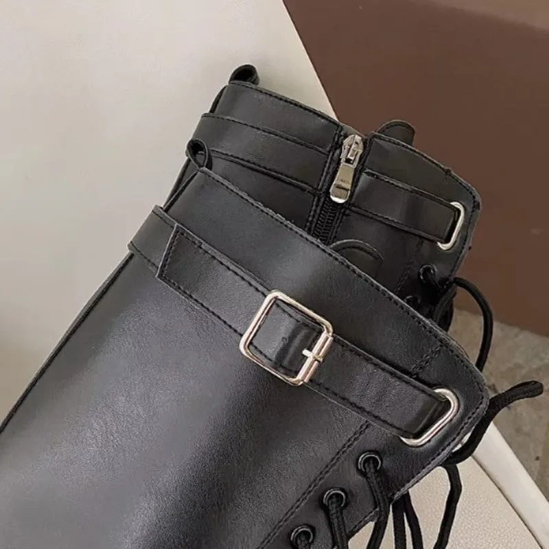 Vue 4 — Bottes Steampunk Femme en PU