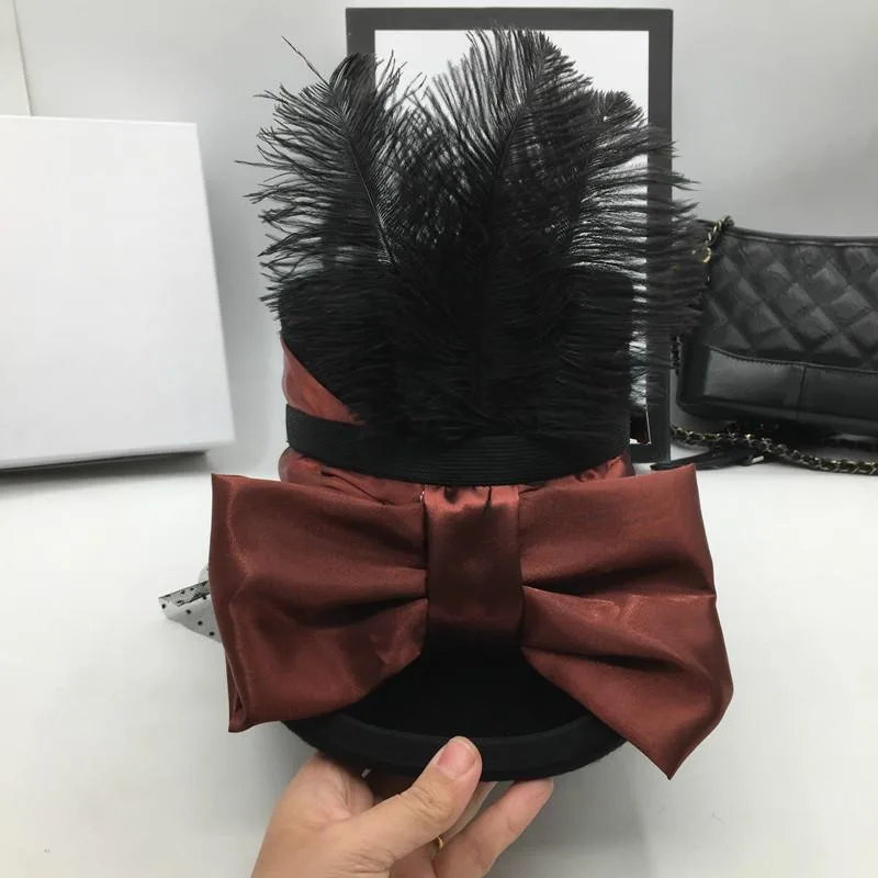 Vue 3 — Chapeau Steampunk avec Voile