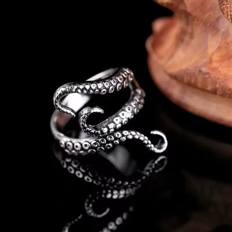 Vue 4 — Bague Steampunk Kraken