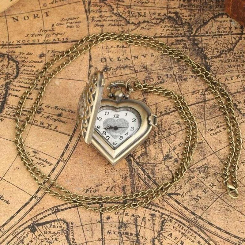 Vue 2 — Montre Collier Pendentif Femme