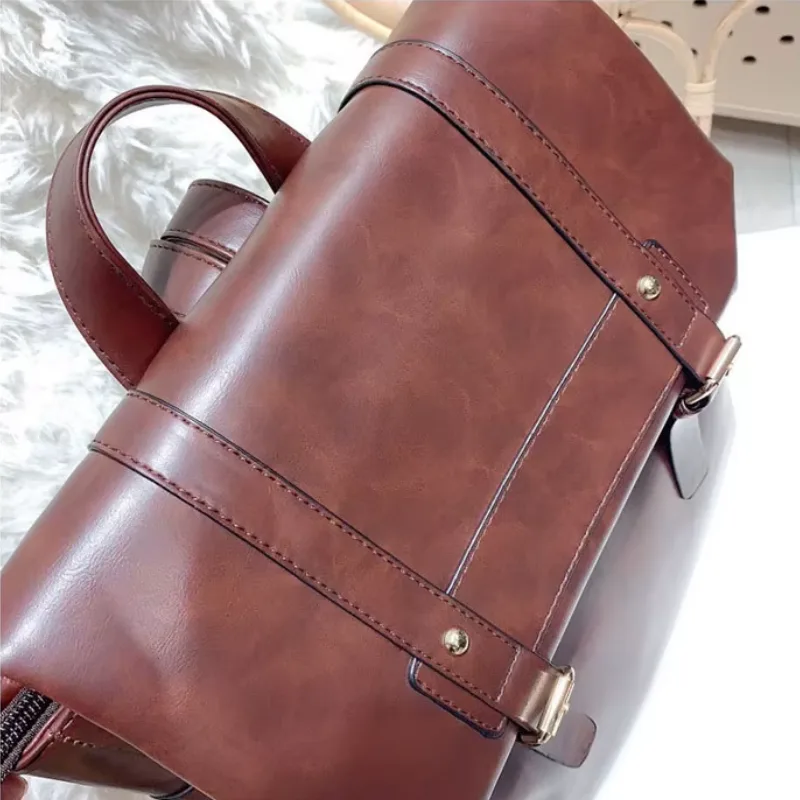 Vue 16 — Sac à Dos Femme Vintage en PU