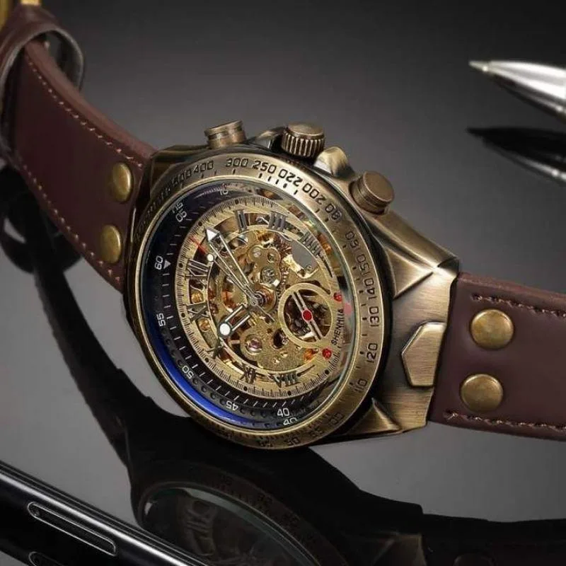 Vue 6 — Montre Steampunk Squelette