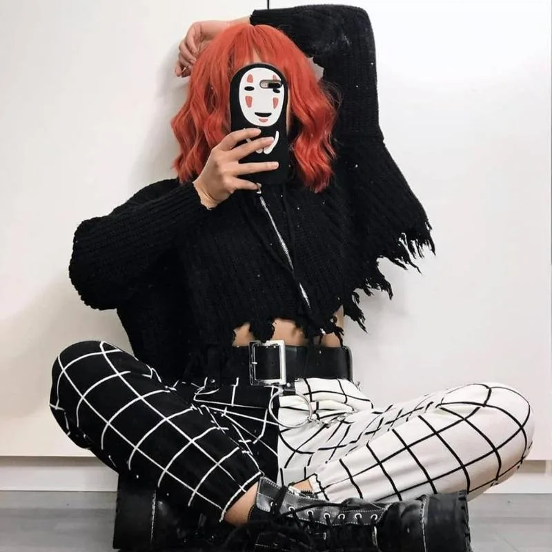 Vue 2 — Pantalon Gothique Femme Noir et Blanc