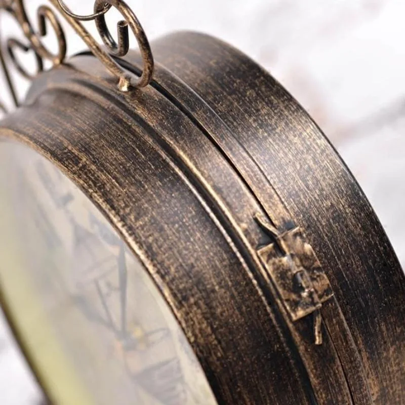 Vue 2 — Horloge Steampunk Gare Double Face