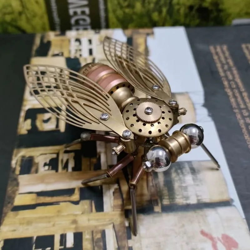 Vue 5 — Mouche Steampunk en Métal