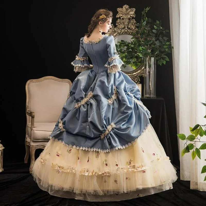 Vue 4 — Robe Victorienne Renaissance