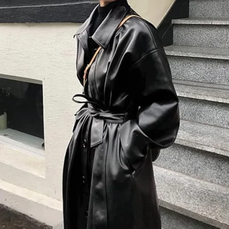 Vue 4 — Manteau Trench Coat Surdimensionné en PU
