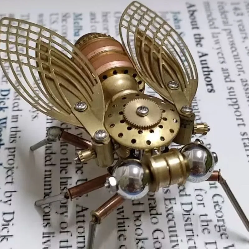 Vue 7 — Mouche Steampunk en Métal