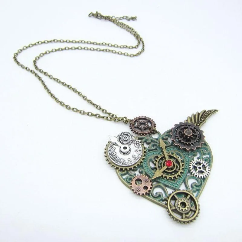 Vue 2 — Collier Steampunk Coeur