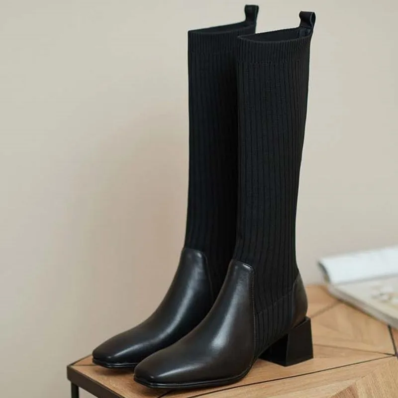 Vue 3 — Bottes Chaussettes Noires