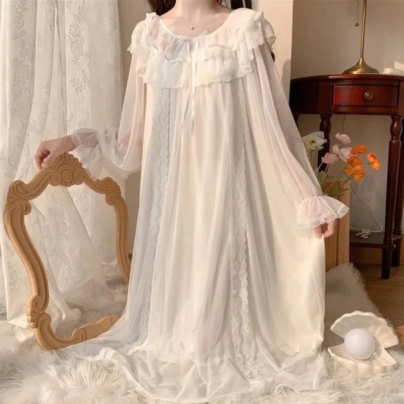 Vue 3 — Chemise de Nuit Blanche Rétro