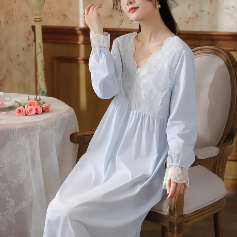 Vue 7 — Chemise de Nuit Romantique Victorienne