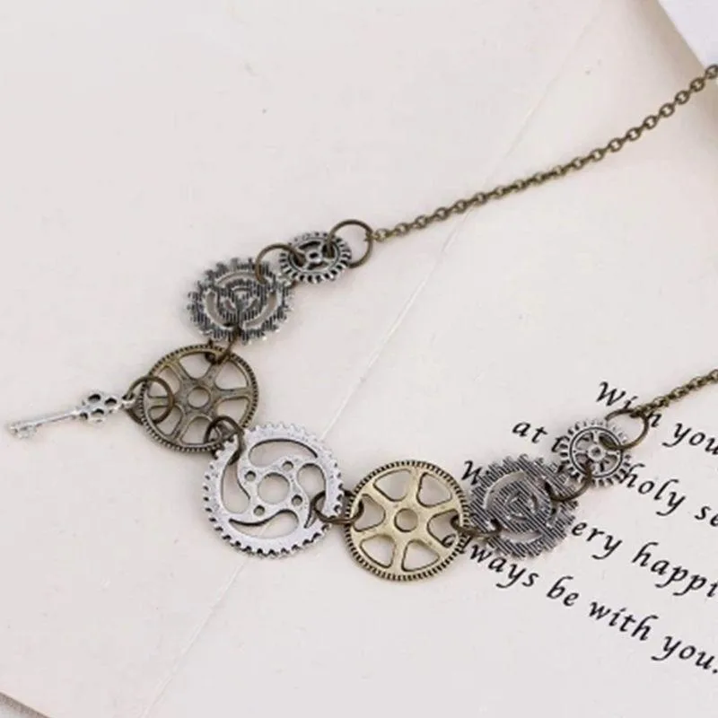 Vue 4 — Collier Steampunk Femme