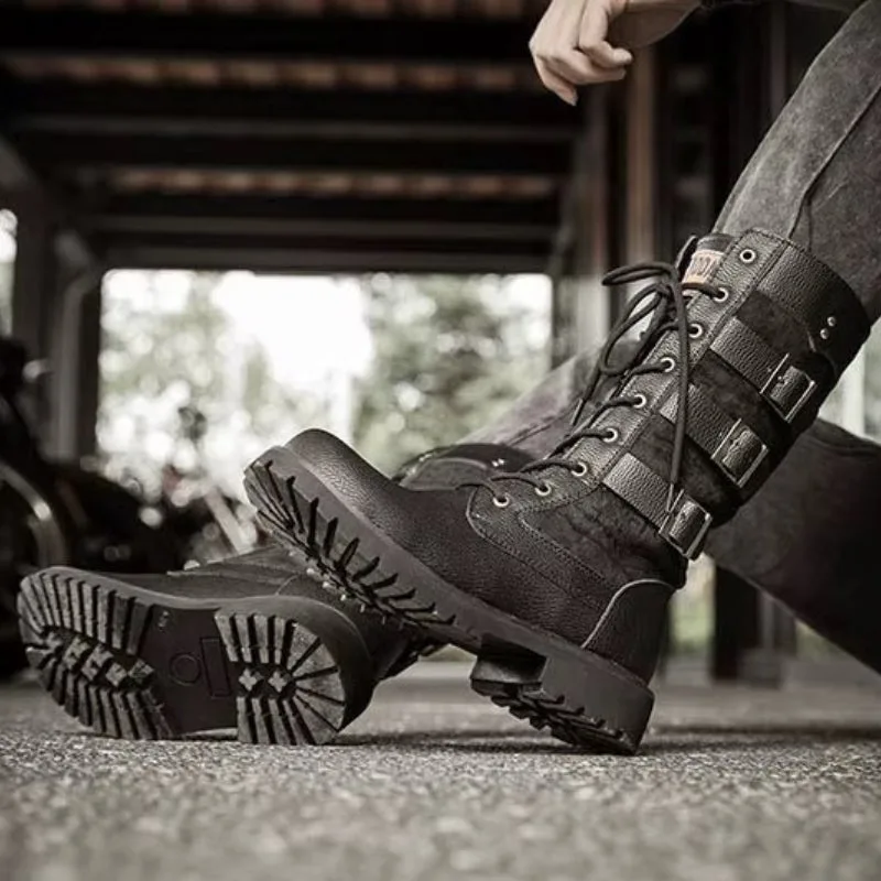Vue 4 — Bottes Moto Steampunk