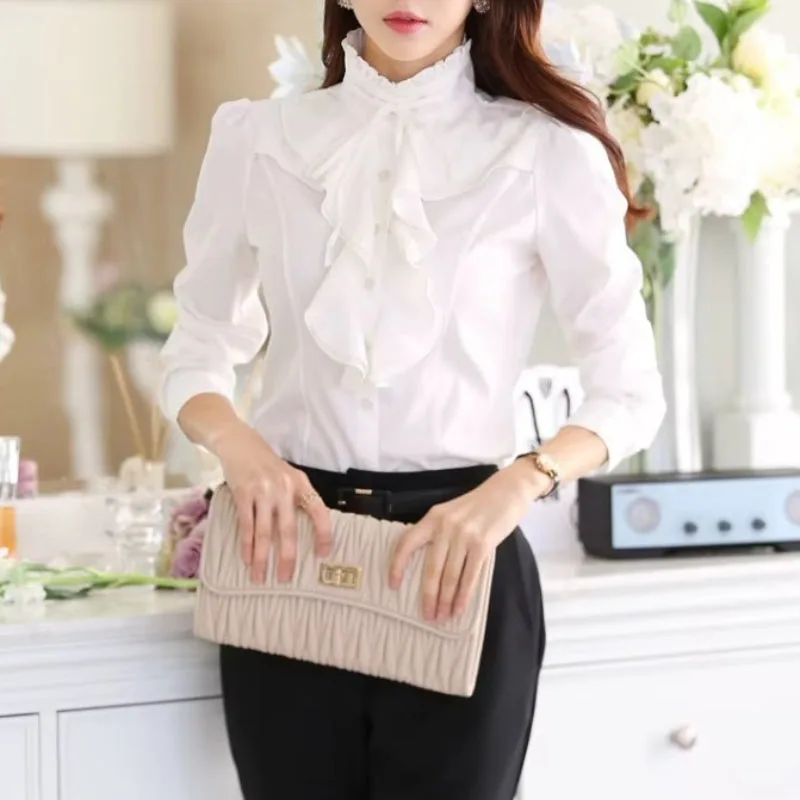 Vue 6 — Chemise Blanche Victorienne à Jabot