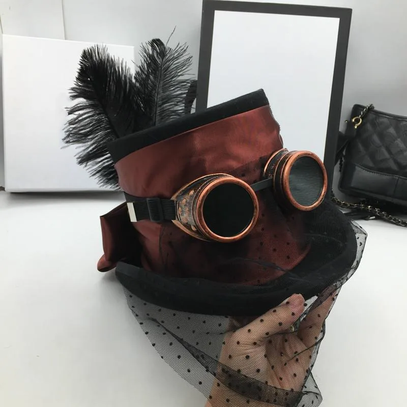 Vue 2 — Chapeau Steampunk avec Voile
