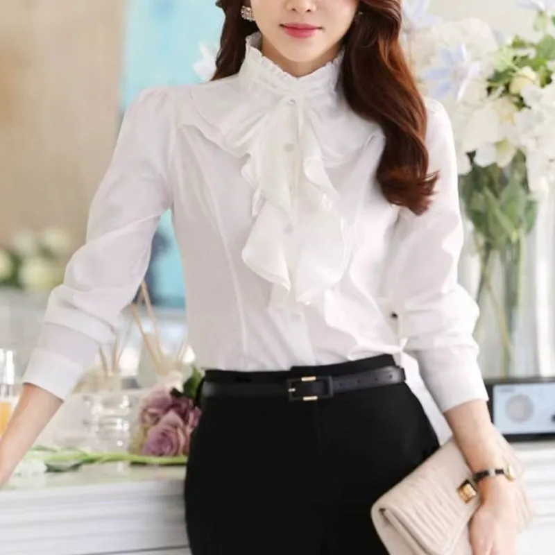Vue 2 — Chemise Blanche Victorienne à Jabot