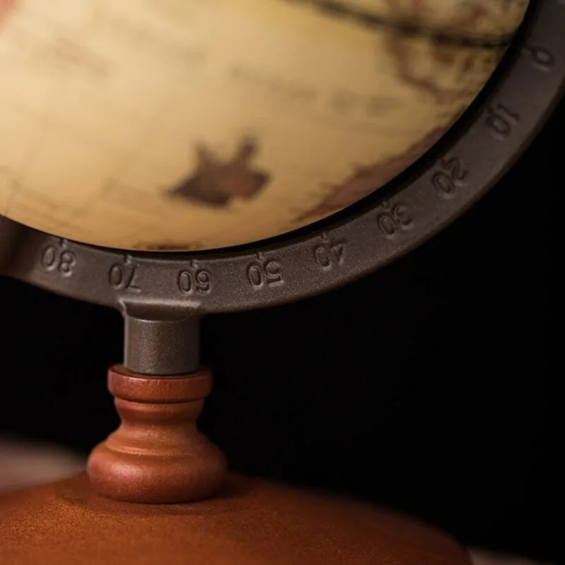 Vue 3 — Globe Terrestre en Bois Ancien
