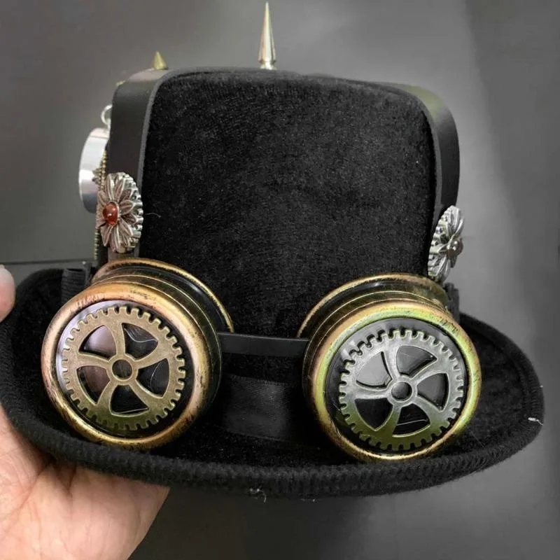 Vue 5 — Chapeau Steampunk Customisé