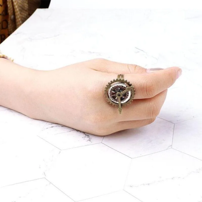 Vue 2 — Bague Steampunk Horloge
