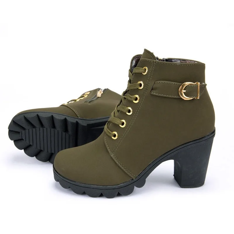Vue 8 — Bottines à Talon Carré