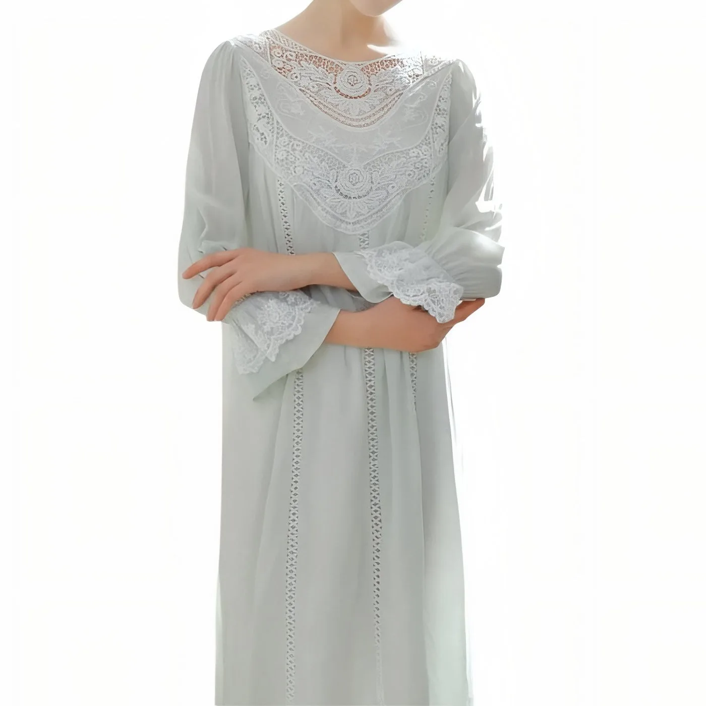 Vue 9 — Chemise de Nuit Style Victorien