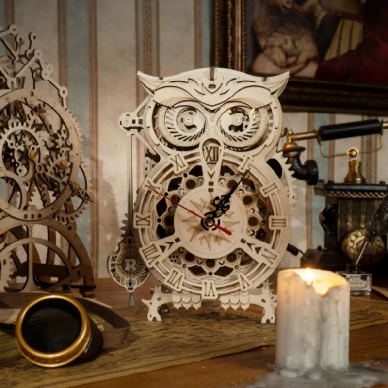 Vue 5 — Maquette Bois Horloge Hibou