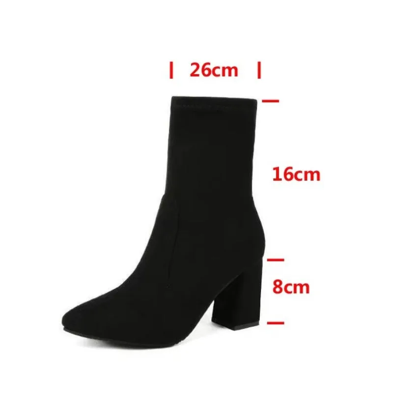 Vue 3 — Bottines à Talon en Daim