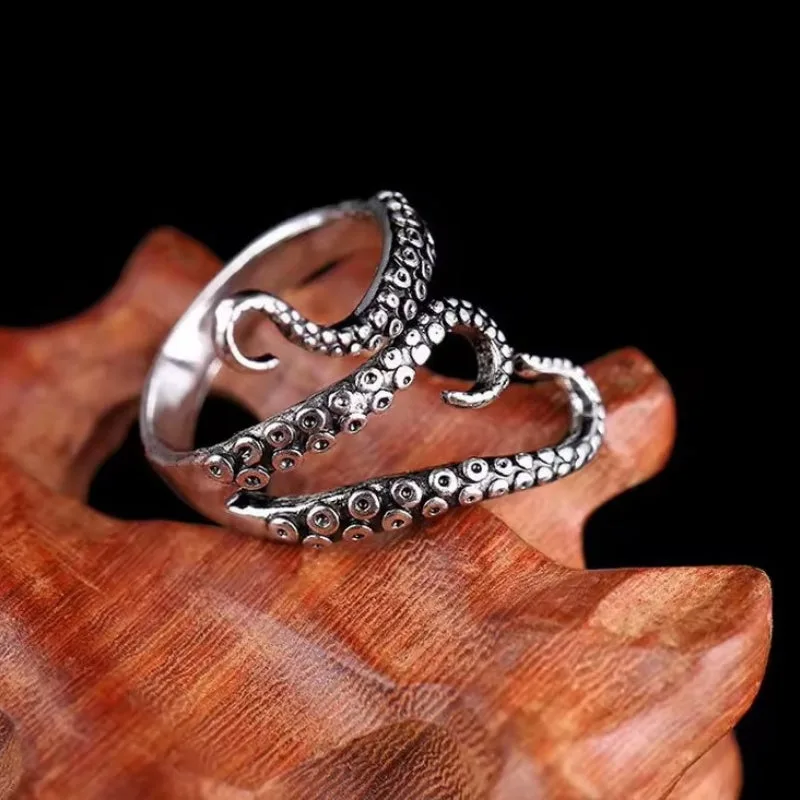 Vue 3 — Bague Steampunk Kraken