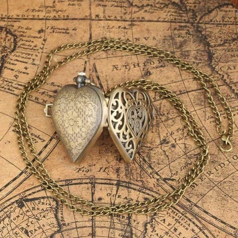 Vue 3 — Montre Collier Pendentif Femme