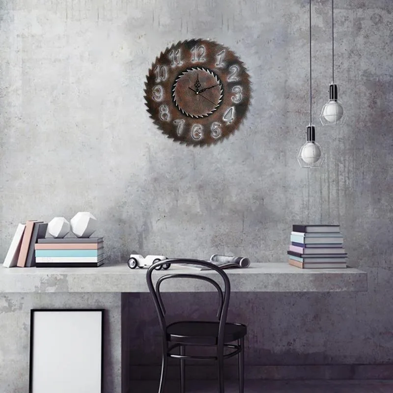 Vue 2 — Horloge Industrielle Scie