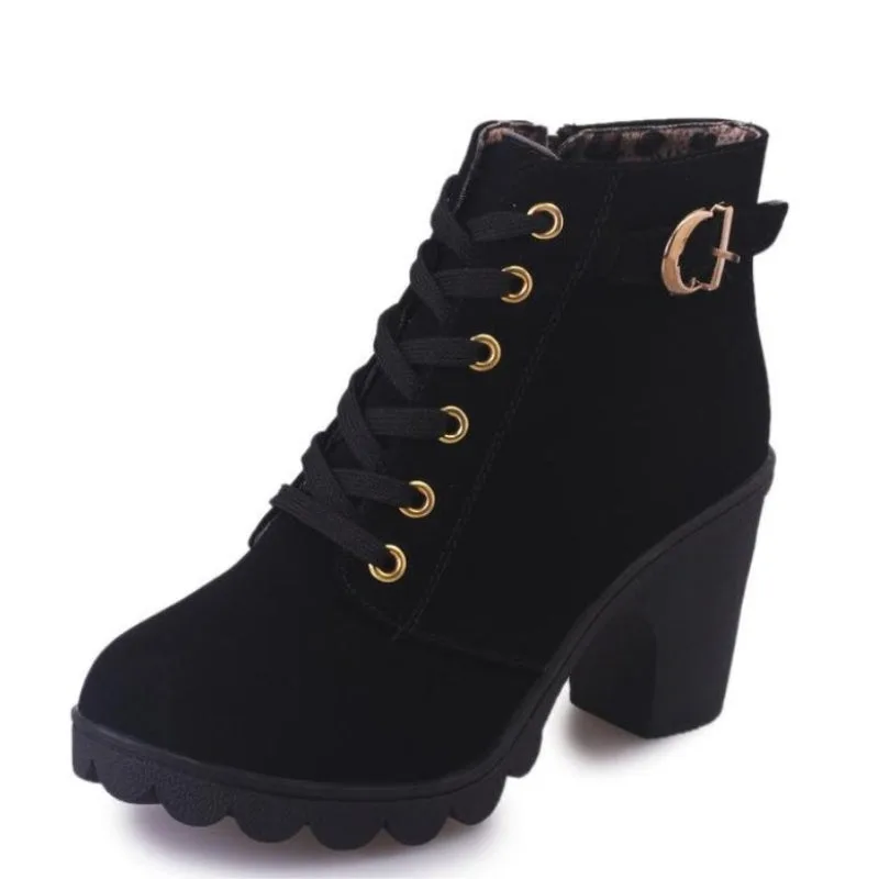 Vue 12 — Bottines à Talon Carré