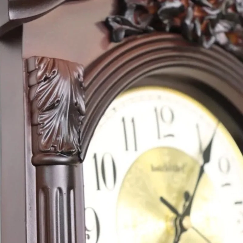 Vue 6 — Horloge Steampunk Vintage avec Balancier